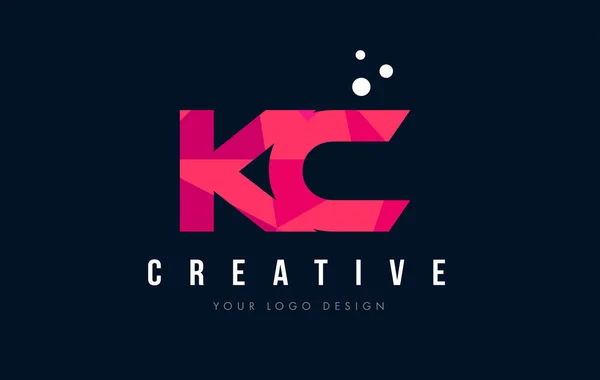 Logotipo de la letra de KC K C con el concepto de triángulos rosados polivinílicos bajos púrpura — Vector de stock