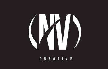 NV N V Beyaz harf Logo tasarımı siyah arka plan ile.