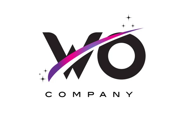Diseño del logotipo de la letra negra de WO W O con púrpura Magenta Swoosh — Vector de stock