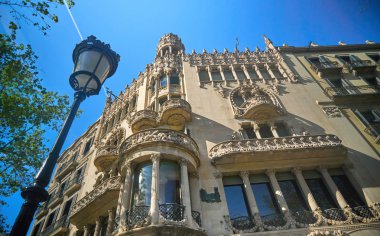 Barcelona İspanya Gaudi mimarisi detayları
