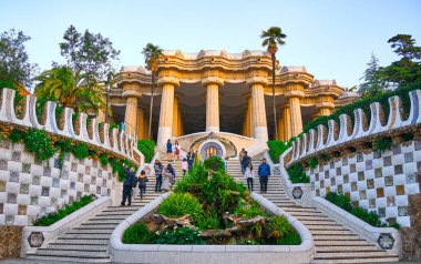 Park Guell Mimari ayrıntılar Gaudi giriş.