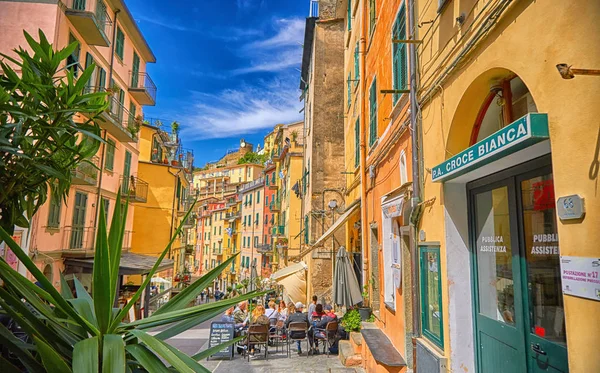 Riomaggiore Street with Architecture in Cinque Terre Italy. — Stock Photo, Image