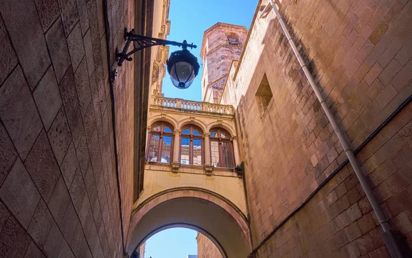 Barcelona Gothic Quartier szczegóły architektury z łukiem — Zdjęcie stockowe