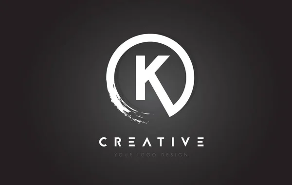 K lettera circolare logo con cerchio spazzola design e nero Backgr — Vettoriale Stock