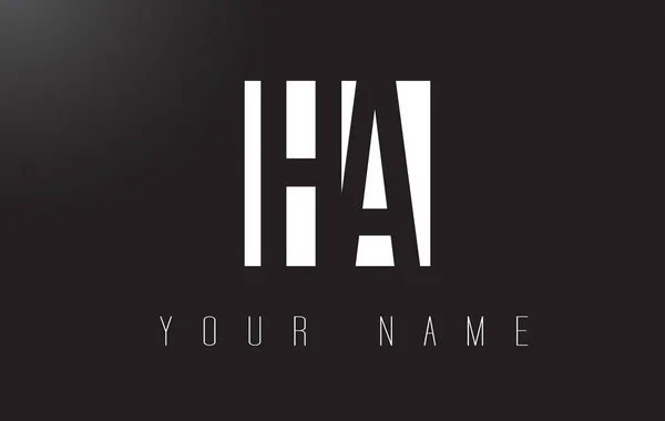 Логотип буквы HA с черно-белым негативным космическим дизайном . — стоковый вектор