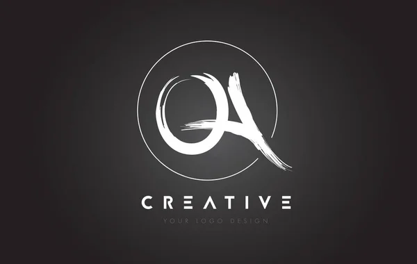 QA Brush Carta Logo Design. Cartas manuscritas artísticas Logo C — Vetor de Stock