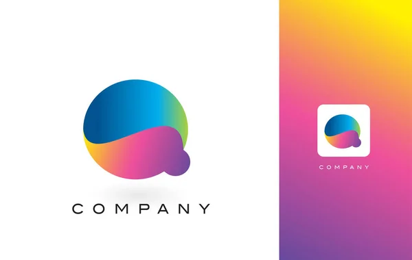 Q Logo lettera con arcobaleno vibrante bei colori.Q colorato T — Vettoriale Stock