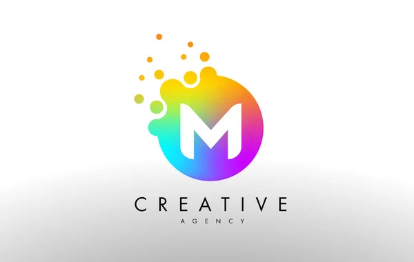 Logotipo de letra M Rainbow Dots. Vector de diseño de letras con D colorido — Vector de stock