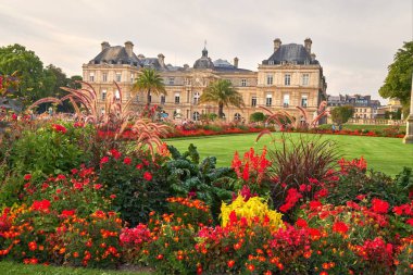 Jardin Du Luxembourg ve Sarayı Paris Fransa.