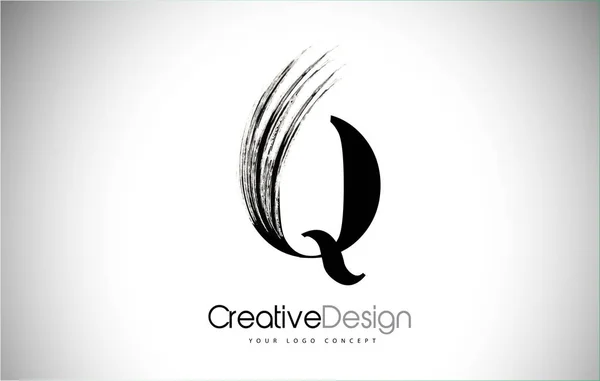 Q Pinselstrich Buchstabe Logo Design. schwarze Farbe Logo leters Symbol. — Stockvektor