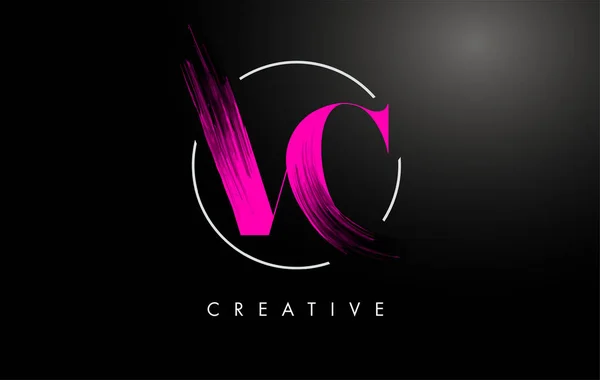 Pink VC Brush Stroke Letter Logo Design (en inglés). Logotipo de pintura rosa metros — Archivo Imágenes Vectoriales