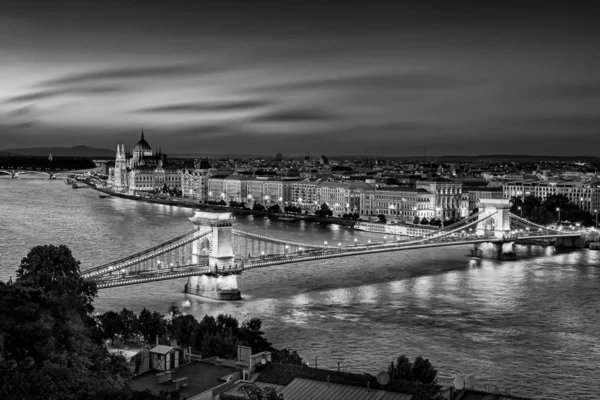 Budapest Magyarország Város éjjel Fekete-fehér fotográfia — Stock Fotó