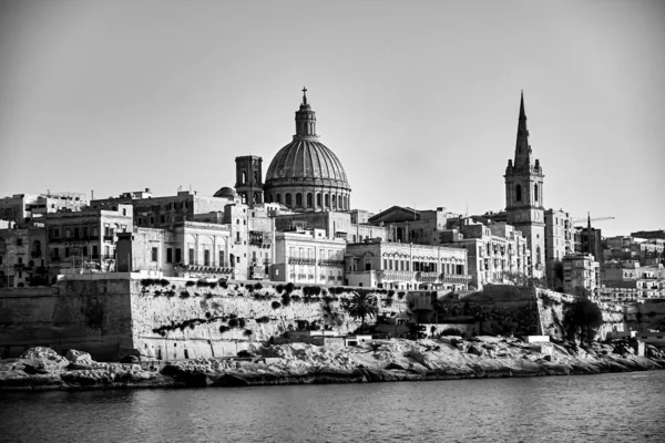 La Valletta Malta di sera Fotografia in bianco e nero — Foto Stock