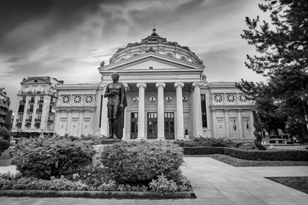Bucuresti Bukarest Ateneul romersk svartvitt fotografi — Stockfoto
