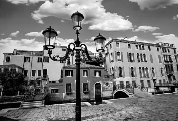 Venice Street Czarno-białe fotografie — Zdjęcie stockowe