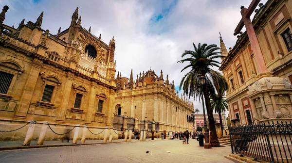 セビリア スペイン 2020年2月10日 セビリア大聖堂美しいセビリアの最大のゴシック様式の大聖堂スペイン市内中心部 — ストック写真