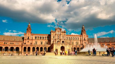 Seville, İspanya - 10 Şubat 2020: Plaza de Espana İspanya Meydanı Mimari Cephesi Güzel Sevilla İspanya Şehir Merkezi