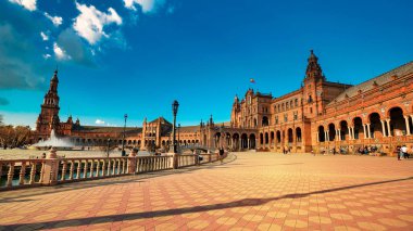 Seville, İspanya - 10 Şubat 2020: Plaza de Espana İspanya Meydanı Mimari Bölgesi Güzel Sevilla İspanya Şehir Merkezi