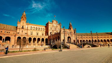 Seville, İspanya - 10 Şubat 2020: Plaza de Espana İspanya Meydanı Mimari Cephesi Güzel Sevilla İspanya Şehir Merkezi