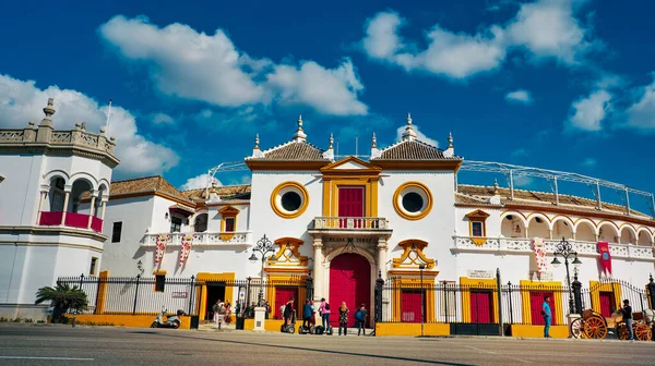 Sevilla España Febrero 2020 Plaza Toros Con Turistas Esperando Visitar — Foto de Stock