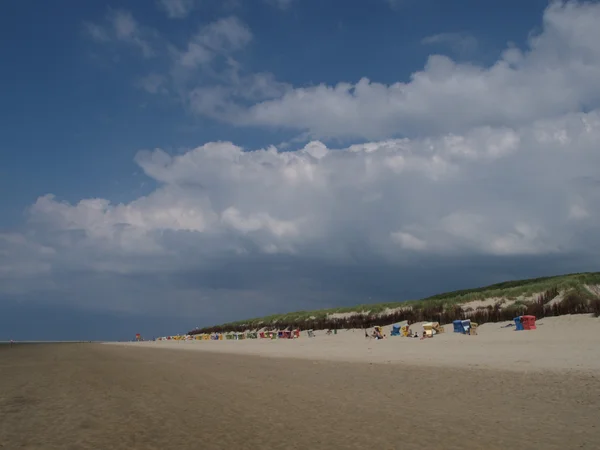 海滩上的 langeoog — 图库照片