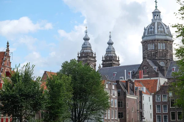 Амстердам в низине — стоковое фото