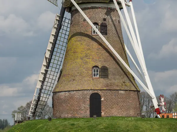 Hollanda 'da bahar mevsimi