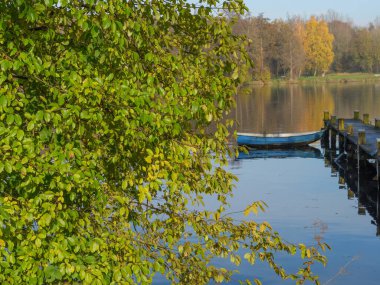 Alman muensterland 'inde bir nehirde sonbahar