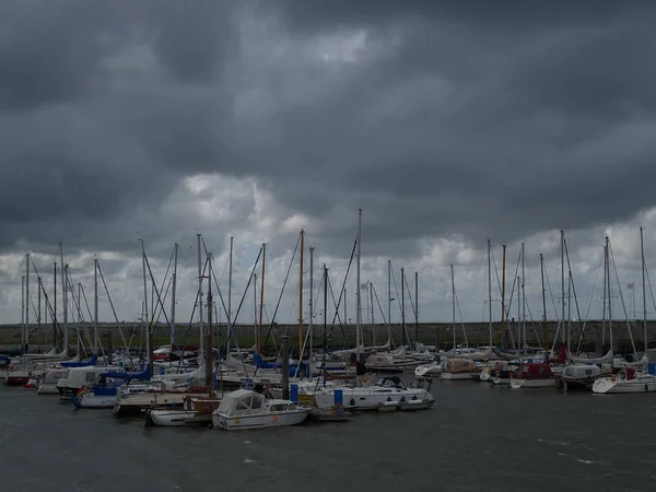 Alman kuzey denizindeki Langeoog plajı.