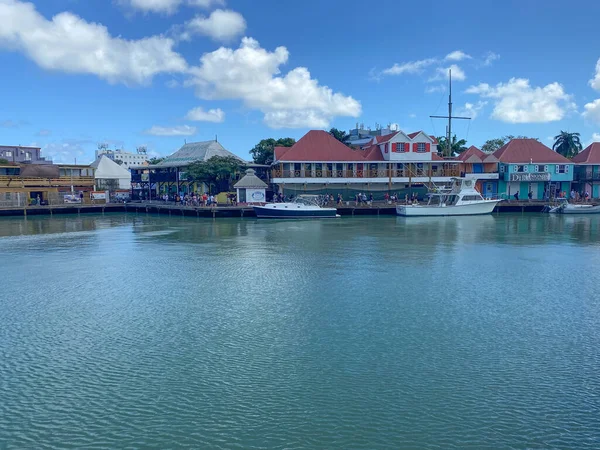 Doğu Karayipler 'deki güzel plajlar ve yerler