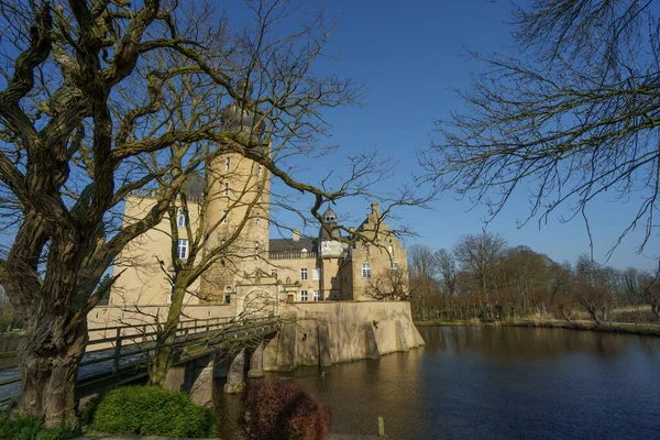 Kastelen Bomen Het Voorjaar Het Duitse Muensterland — Stockfoto