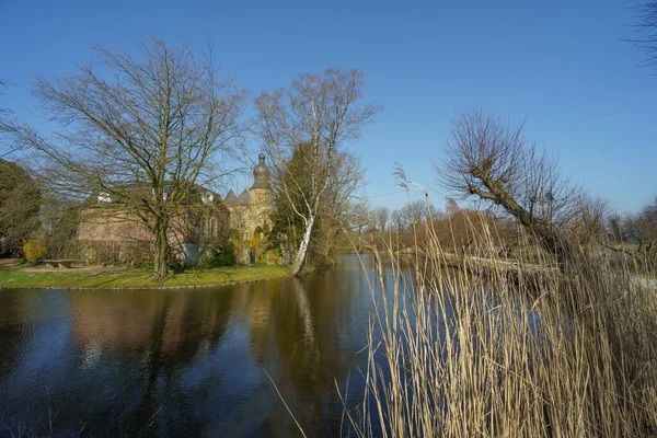 Slott Och Träd Våren Tyska Muensterland — Stockfoto