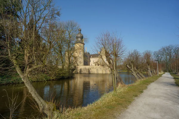Slott Och Träd Våren Tyska Muensterland — Stockfoto