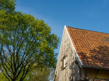 Borken şehrinin yakınlarındaki Alman muensterland 'inde bahar geldi.