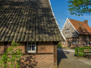 Borken şehrinin yakınlarındaki Alman muensterland 'inde bahar geldi.