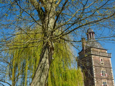 Borken şehrinin yakınlarındaki Alman muensterland 'inde bahar geldi.