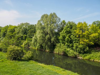 Almanya 'daki küçük nehir dudağı.
