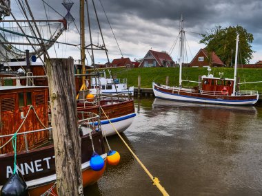 Alman deniz kıyısındaki küçük bir köy.