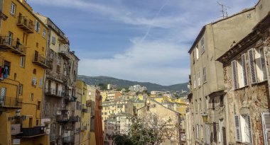 Korsika Akdeniz 'de güzel bir Fransız adasıdır.