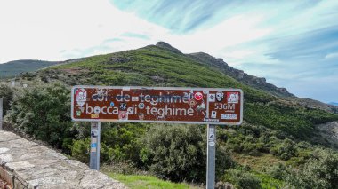Korsika Akdeniz 'de güzel bir Fransız adasıdır.