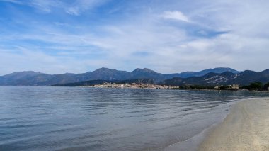 Korsika Akdeniz 'de güzel bir Fransız adasıdır.