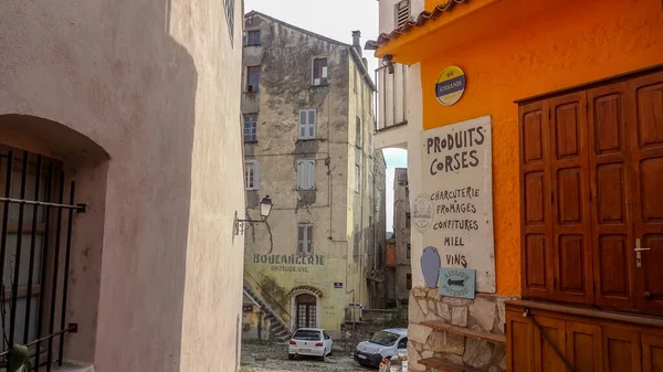 Korsika Akdeniz 'de güzel bir Fransız adasıdır.