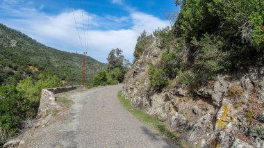 Korsika Akdeniz 'de güzel bir Fransız adasıdır.