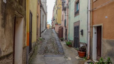 Sardunya Akdeniz 'de güzel bir İtalyan adasıdır.