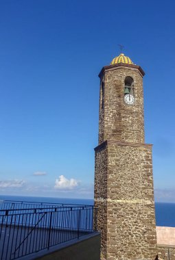 Sardunya Akdeniz 'de güzel bir İtalyan adasıdır.