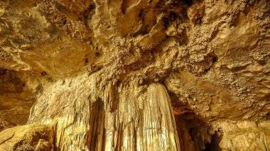 Sardunya Akdeniz 'de güzel bir İtalyan adasıdır.