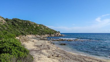 Sardunya Akdeniz 'de güzel bir İtalyan adasıdır.