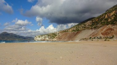 Sardunya Akdeniz 'de güzel bir İtalyan adasıdır.