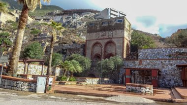 Sardunya Akdeniz 'de güzel bir İtalyan adasıdır.