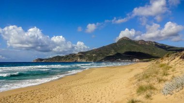 Sardunya Akdeniz 'de güzel bir İtalyan adasıdır.